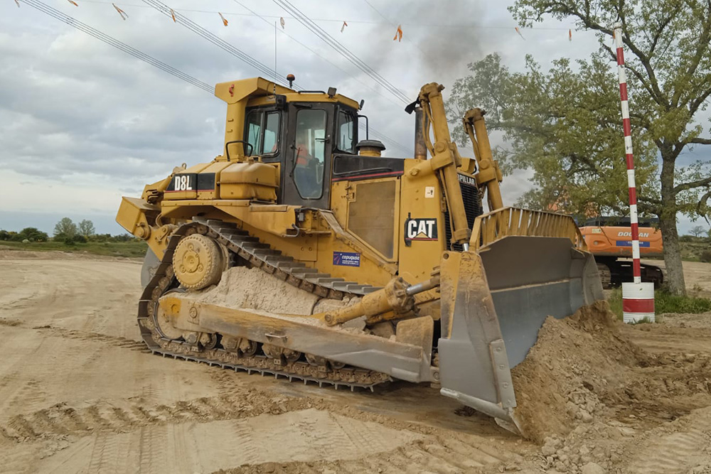 BULLDOZER CATERPILLAR D8